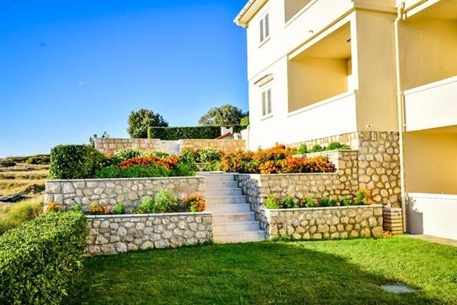 Apartments Basaca Паг Экстерьер фото